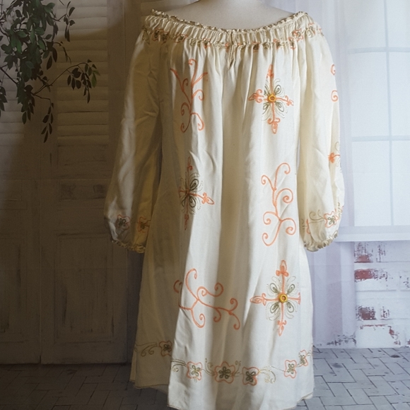Colleen Lopez Tops - Colleen Lopez ivory floral embroidered off shoulder dress/tunic size M